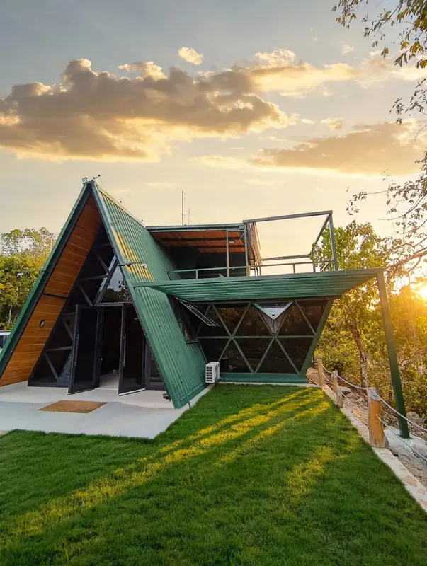 Design contemporâneo em lote rural de 4 hectares com vista panorâmica para as serras